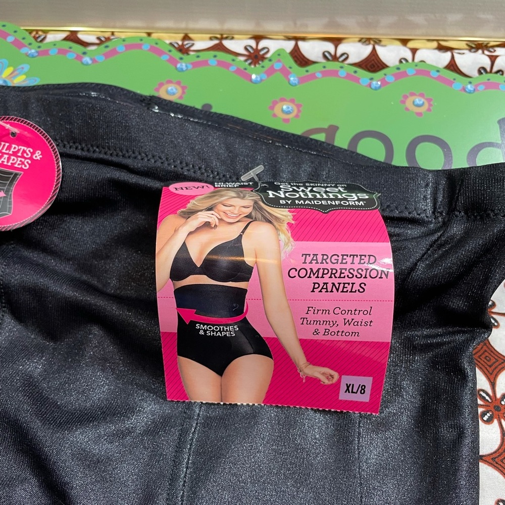 MaidenForm Tummy Control panties